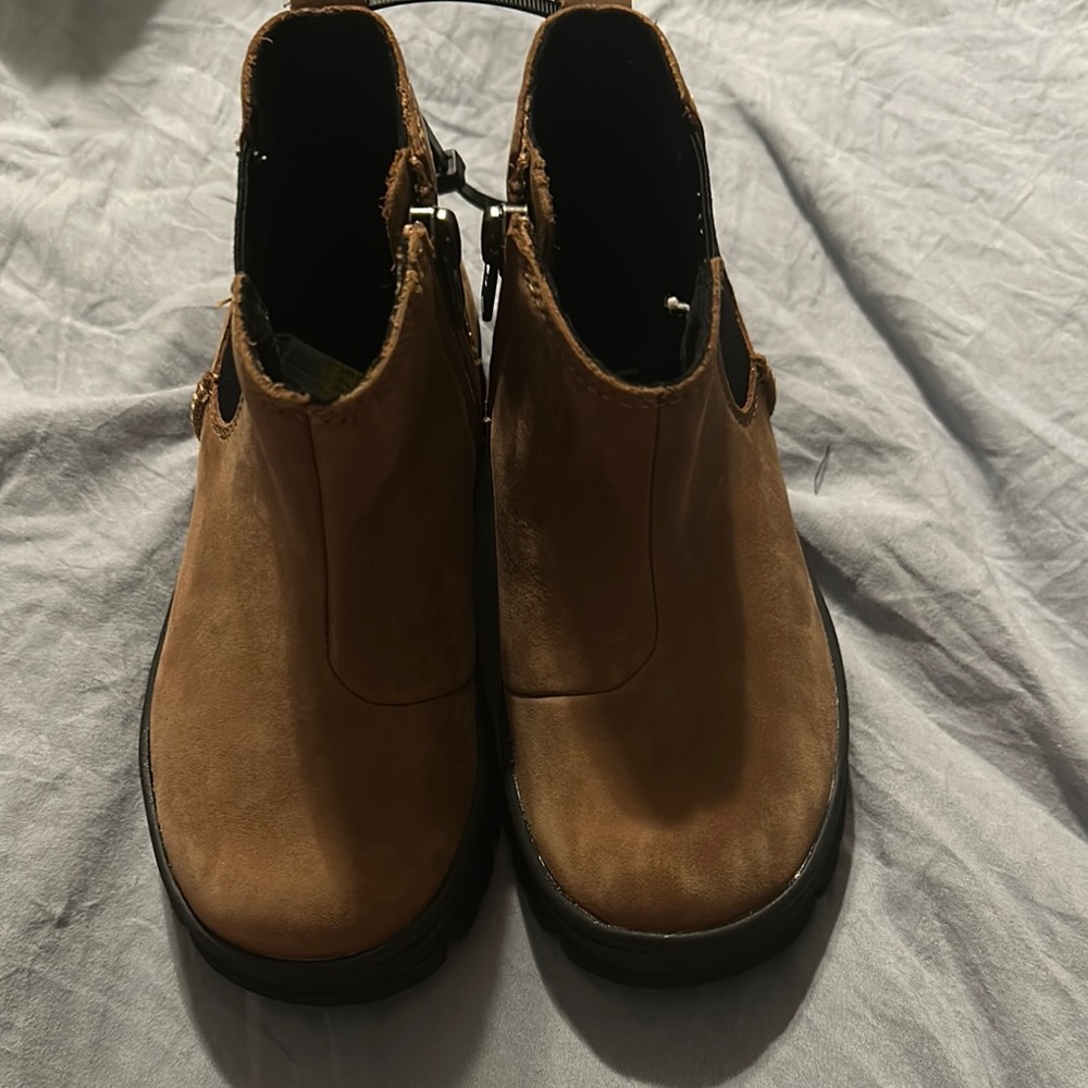 UGG Brown Ankle Boots with Suede Upper and Rubber Sole